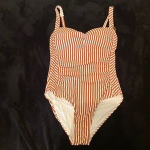 One piece bathing suit Size 6 New with tags